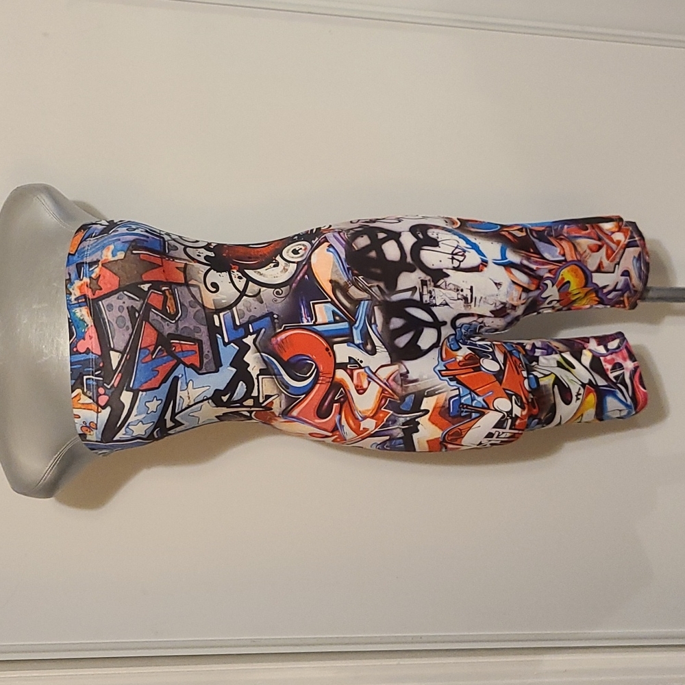 BELLA LUMA  Graffiti print strapless fitted knee length jumper.size small.
